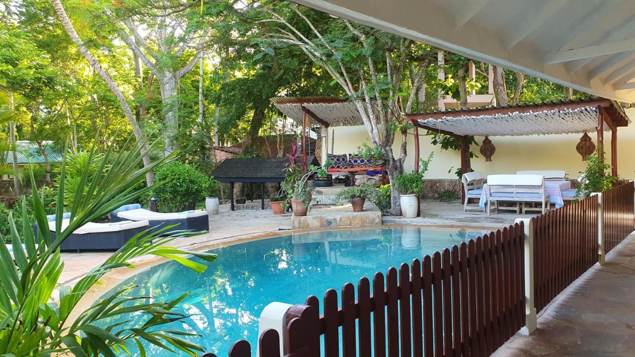 Mami Wata House Bed & Breakfast Kwale ภายนอก รูปภาพ