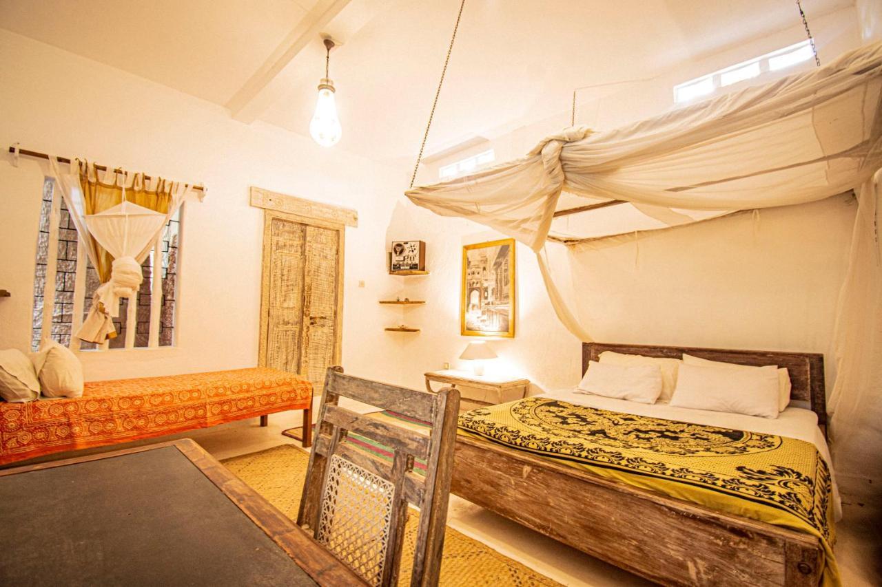 Mami Wata House Bed & Breakfast Kwale ภายนอก รูปภาพ