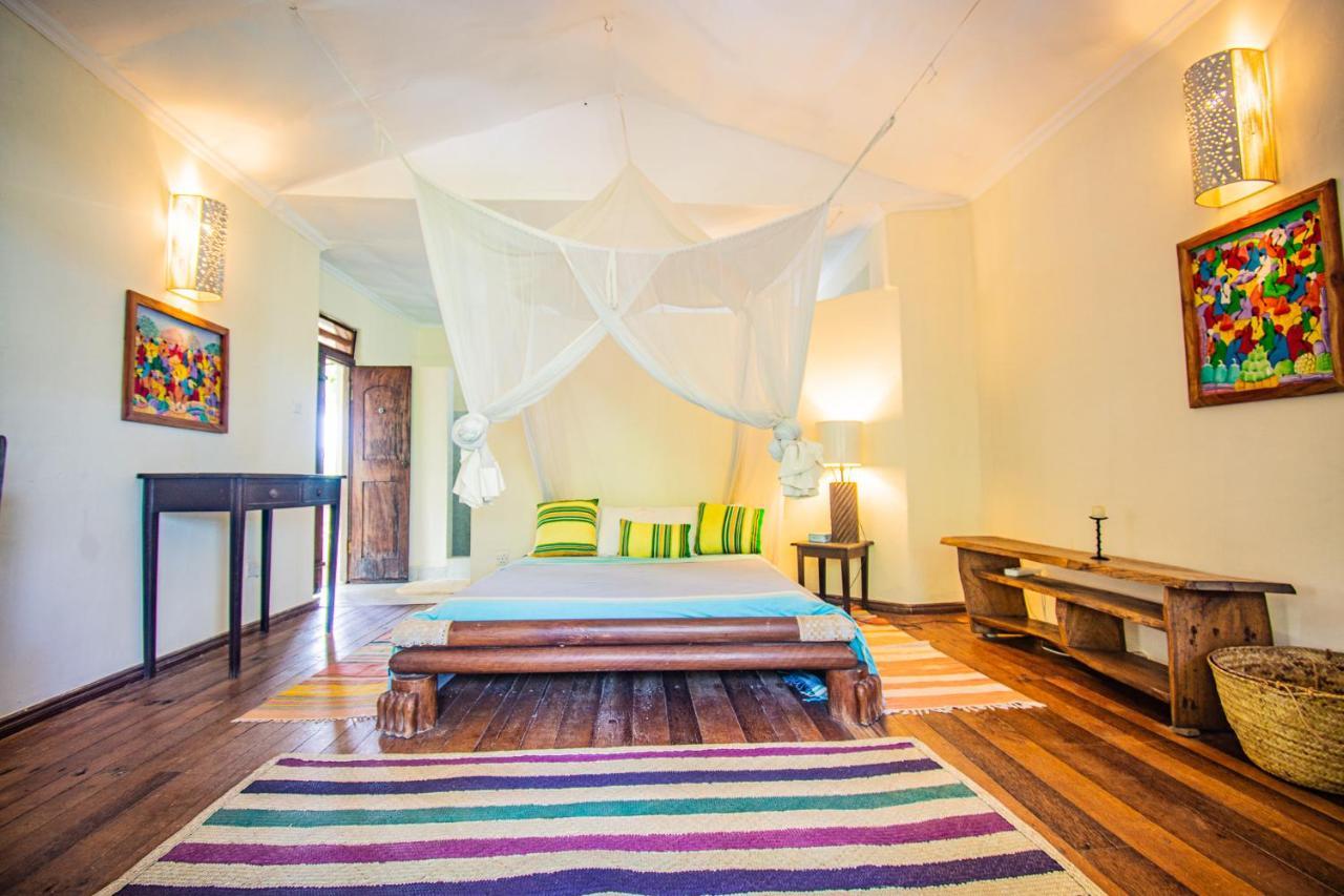 Mami Wata House Bed & Breakfast Kwale ภายนอก รูปภาพ