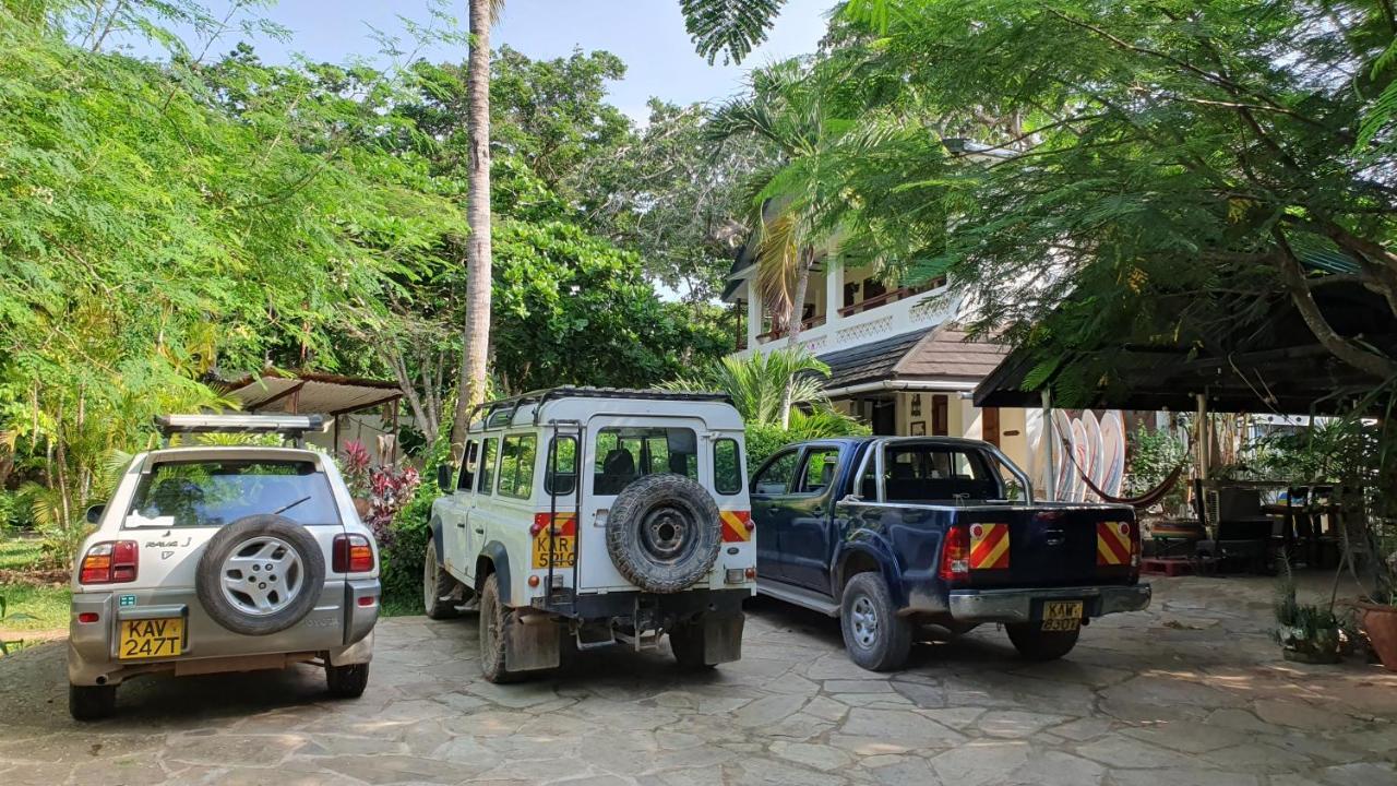 Mami Wata House Bed & Breakfast Kwale ภายนอก รูปภาพ